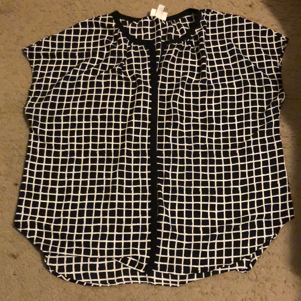 Black & white V-neck blouse